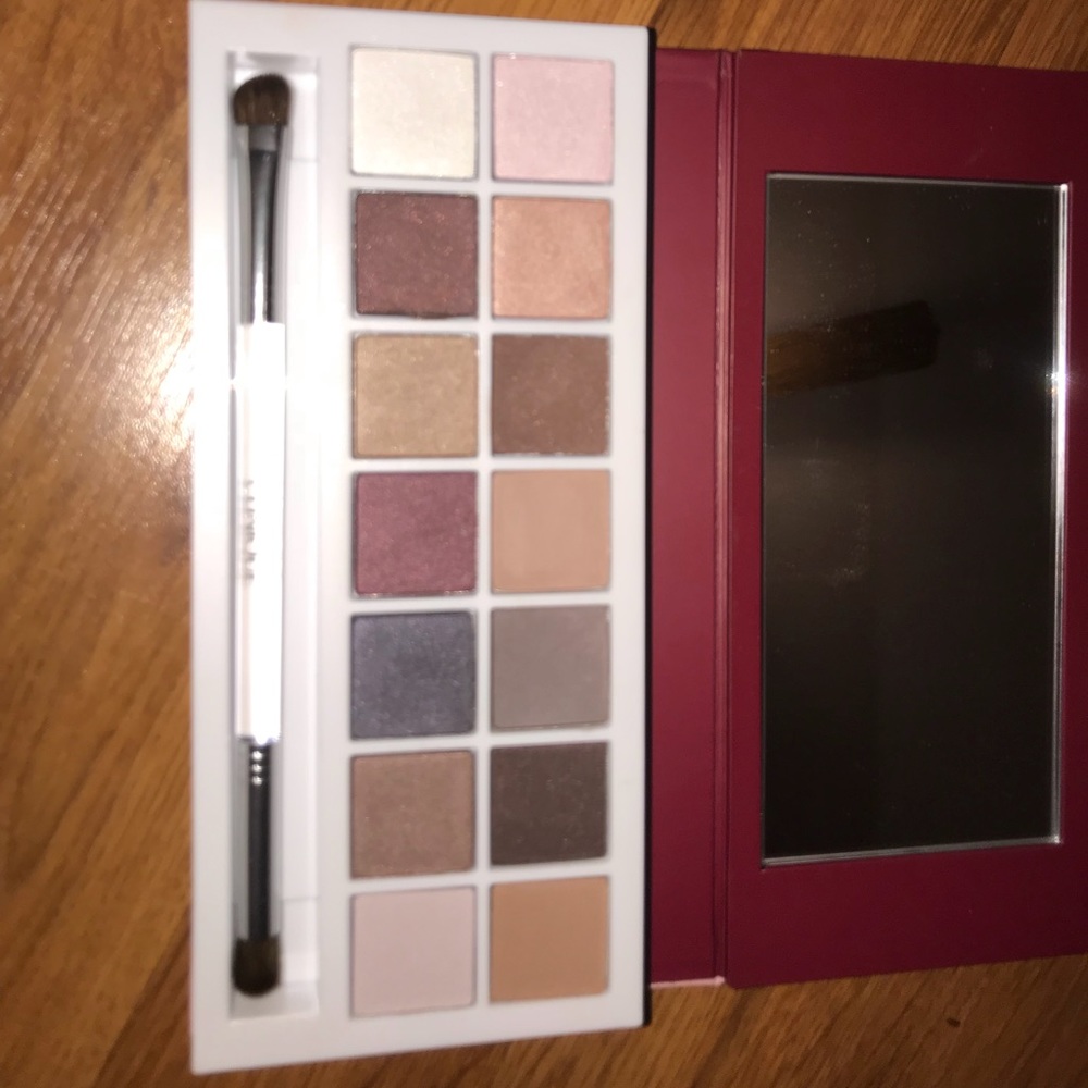 Clinique all about shadow palette / never used